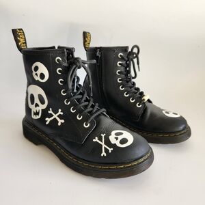 Dr Martens Kids 1460J Skull & Bones Leather Lace-Up  Boots Size 3Y